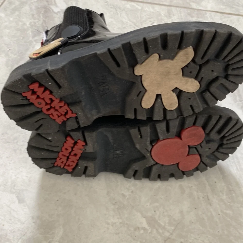 Zara Disney Mickey/Miney Chelsea boots - Picture 8 of 8
